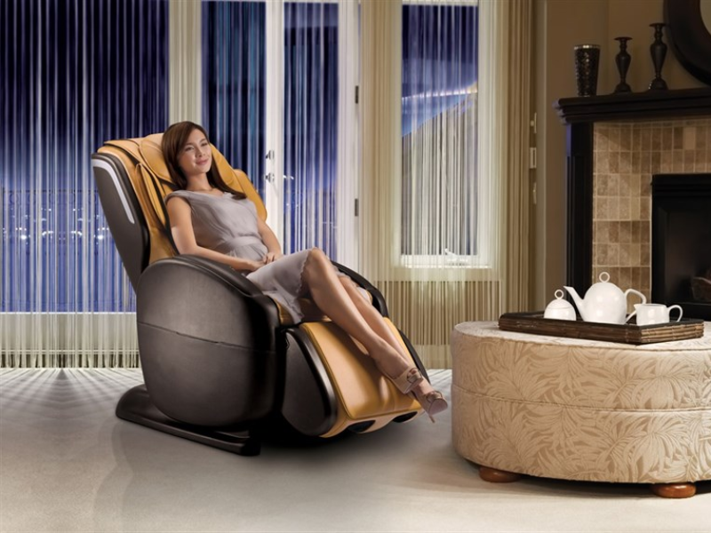 Ghế massage hỗ trợ thư giãn, giảm tê bì và cải thiện tuần hoàn máu cho người bệnh.