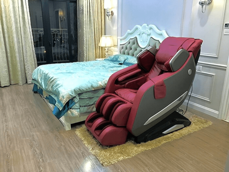 Ghế massage đặt trong phòng ngủ mang lại không gian thư giãn riêng tư và dễ sử dụng bất cứ lúc nào