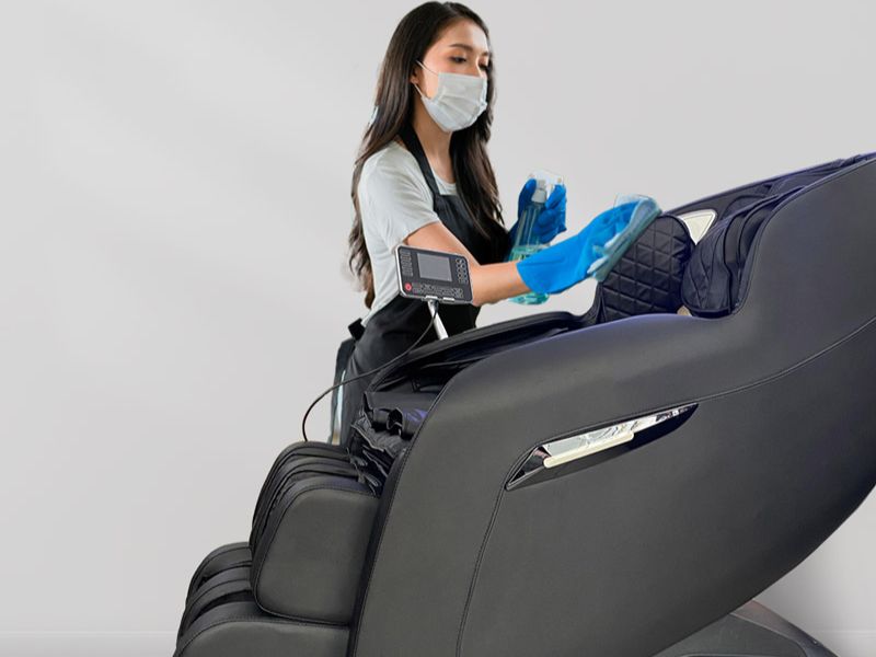 Những lưu ý quan trọng khi vệ sinh da ghế massage
