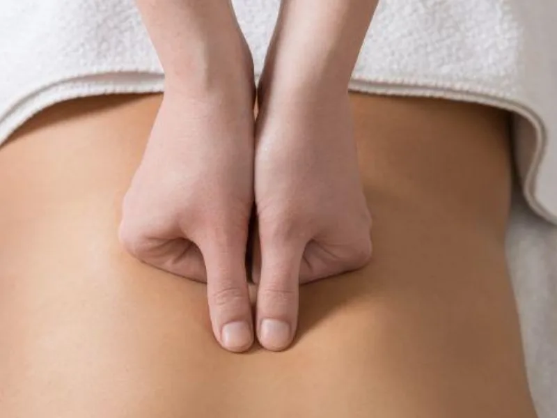 Khi nào không nên tự bấm huyệt đau lưng?
